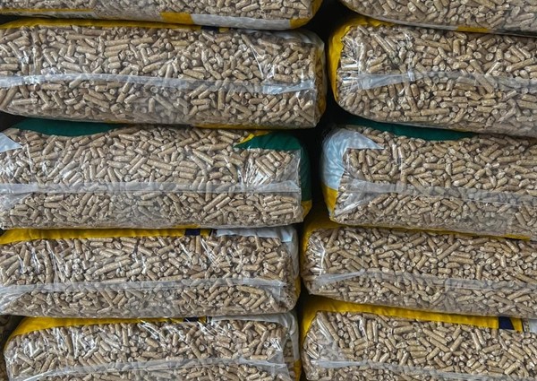 Guía para comprar pellets: ¿por qué son una opción de calefacción ecológica?